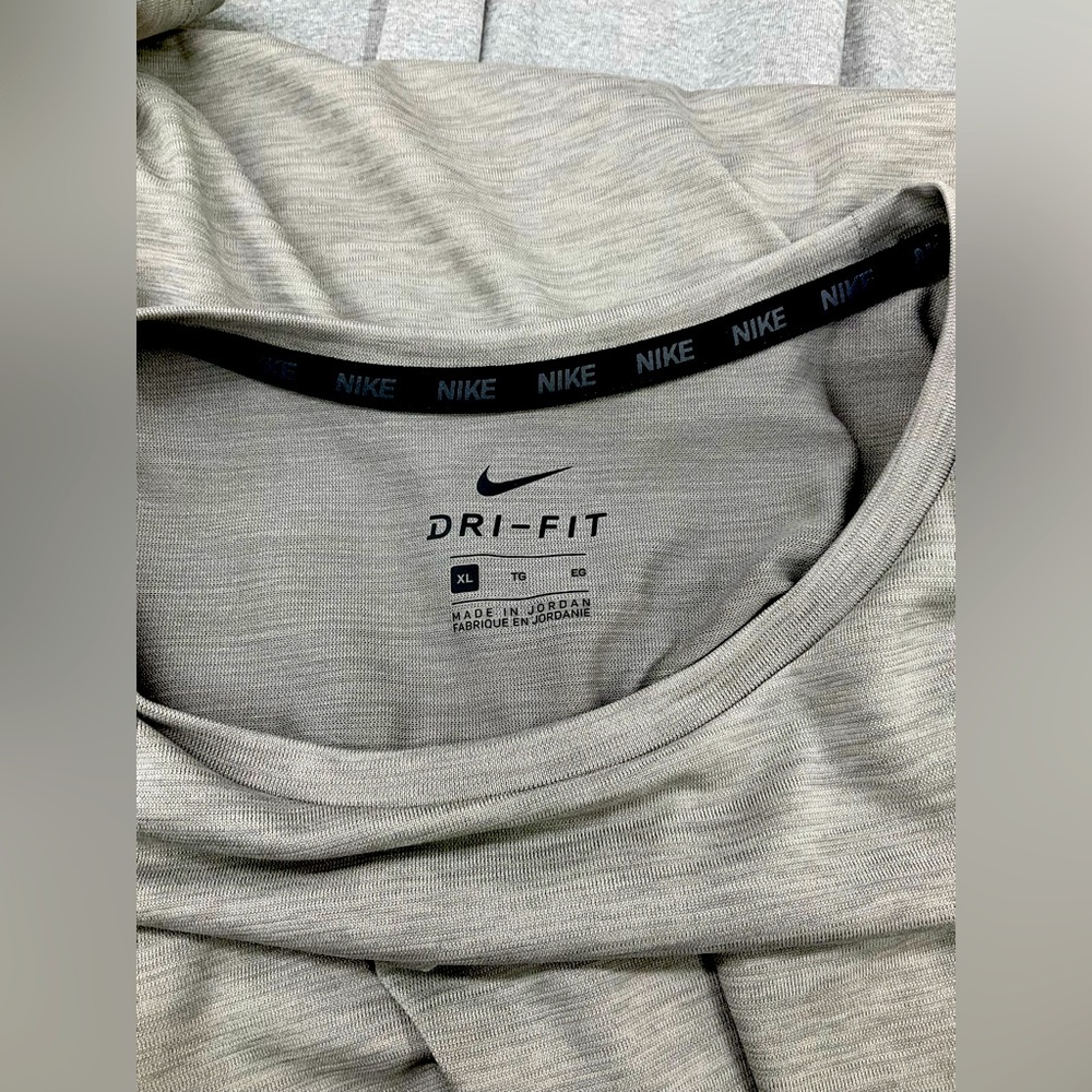 Nike Dri-Fit Light Grey XL T Shirt